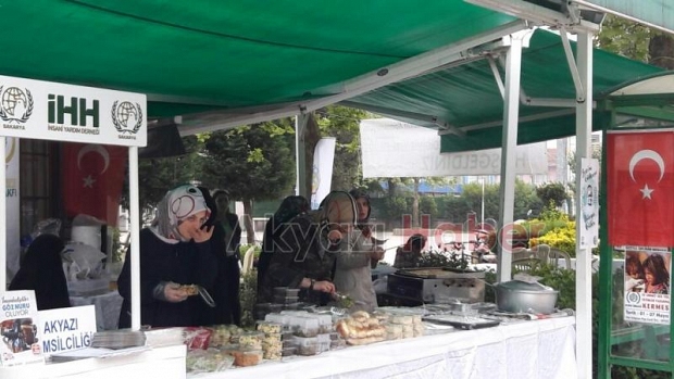 Yetim Gülerse Dünya Güler
