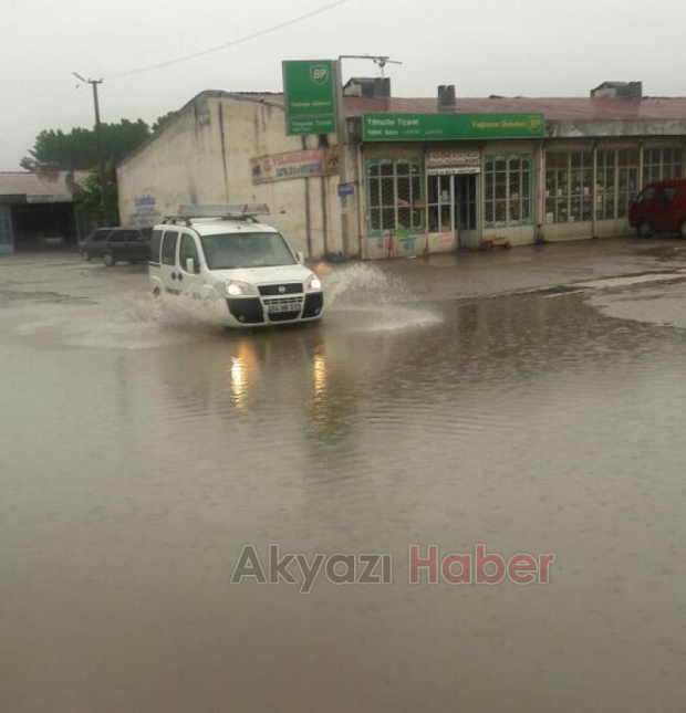 Yoğun Sağanak Yağış Yaşamı Olumsuz Etkiledi