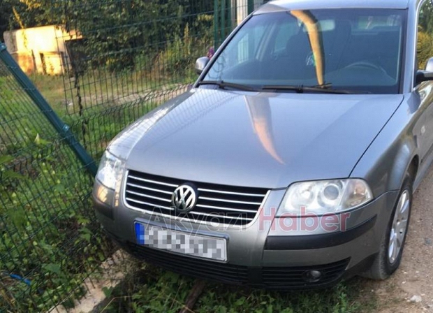 Yol kenarında park halinde ki araca çarptı