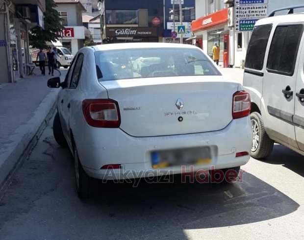 Yol ortasına Park Trafiği Felç Etti 