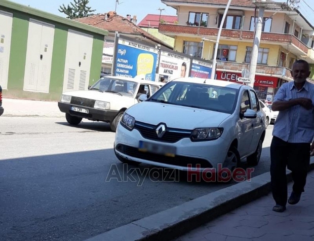 Yol ortasına Park Trafiği Felç Etti 