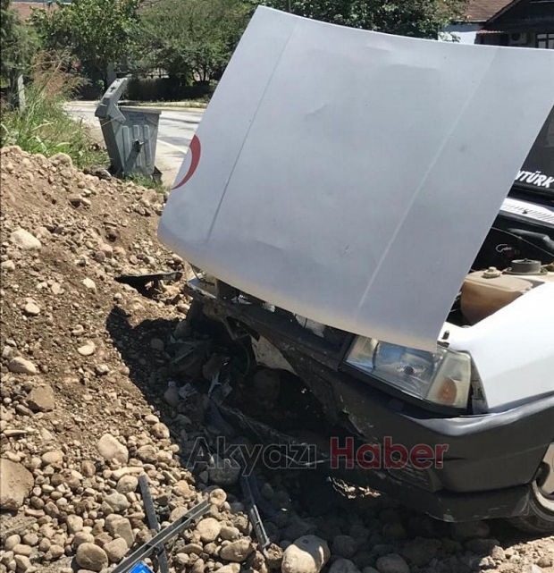 Yoldan Çıkan Otomobil Toprak Yığınına Girdi