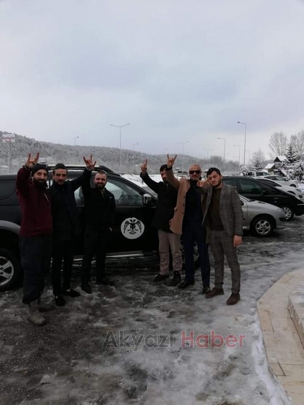 Yunanistan Büyükelçiliği önünde direkli tepki