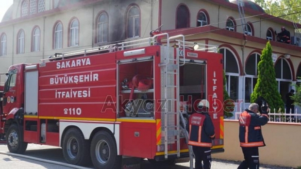 Yunus Emre Camiinde Yangın