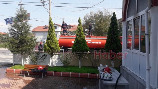 Yunus Emre Camiinde Yangın