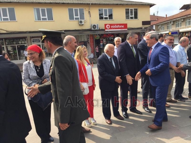 ZAFER BAYRAMI AKYAZIDA KUTLANDI
