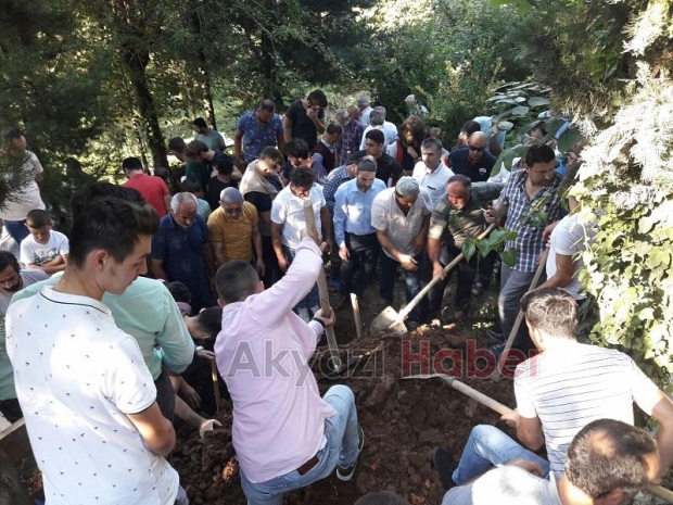 ZEKİ ACAR DEFNEDİLDİ